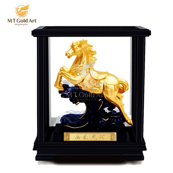 tượng ngựa mạ vàng 4