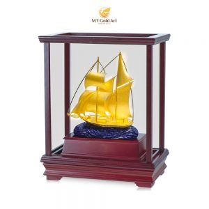 Biểu trưng thuyền buồm dát vàng (17x29x34cm) – Mẫu 2