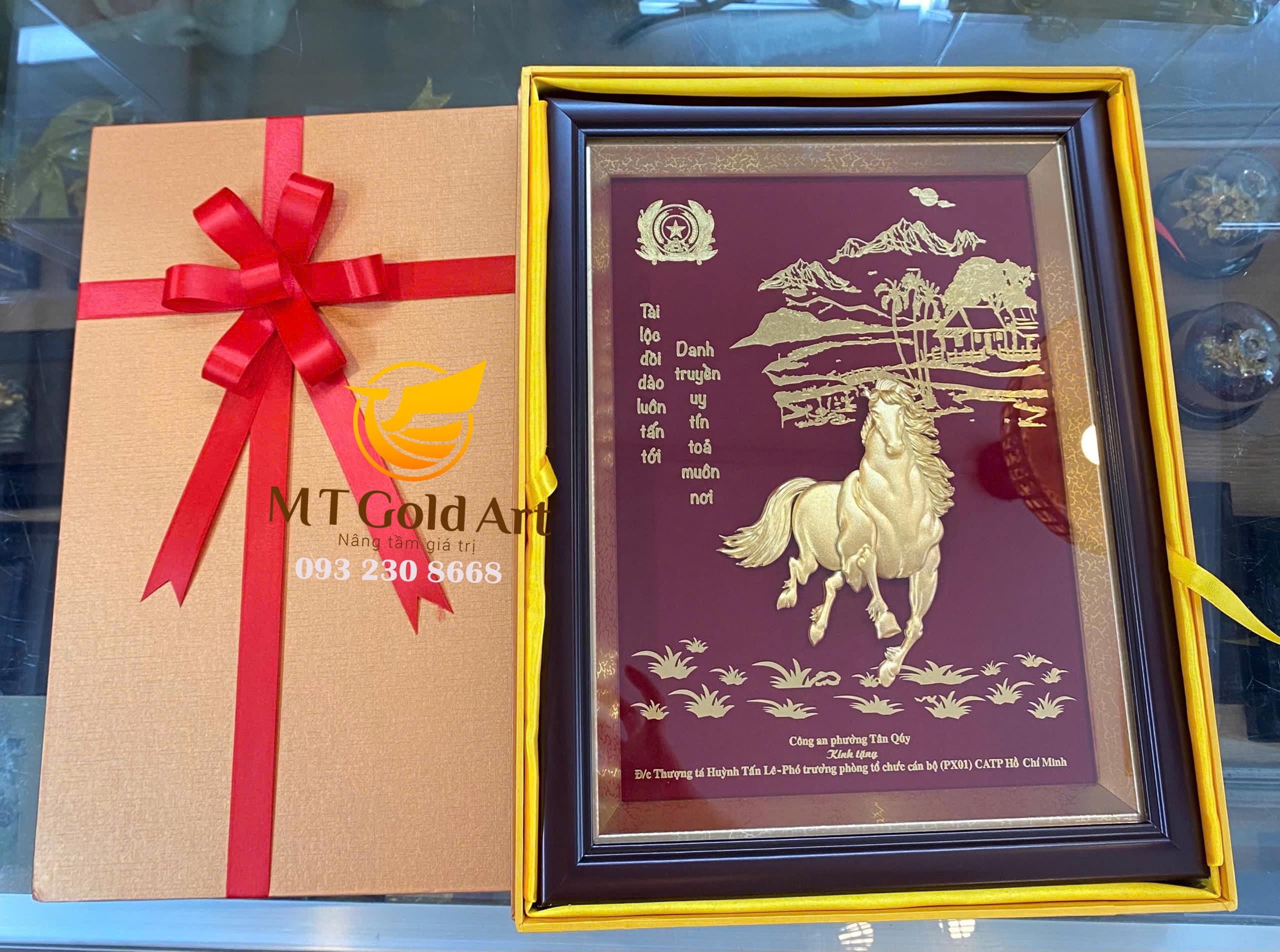 quà tặng sếp cán bộ công an