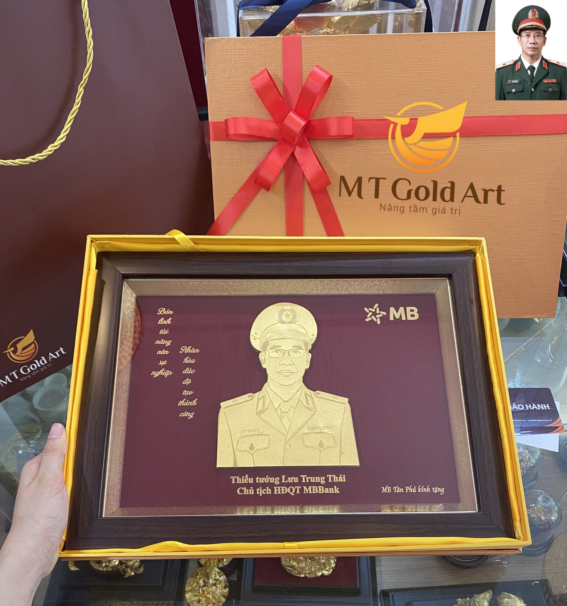 Quà tặng sếp ấn tượng ý nghĩa - tranh chân chung chủ tịch thiết kế theo yêu cầu