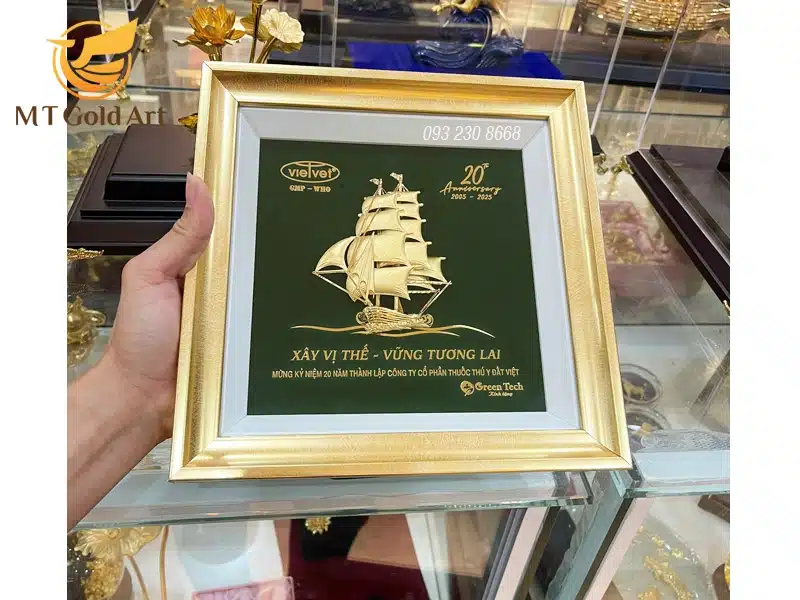 quà tặng cao cấp - tranh thuyền buồm mạ vàng 
