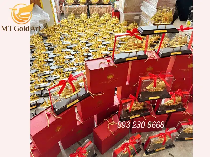 qua tang dai bieu tham du dai hoi tinh