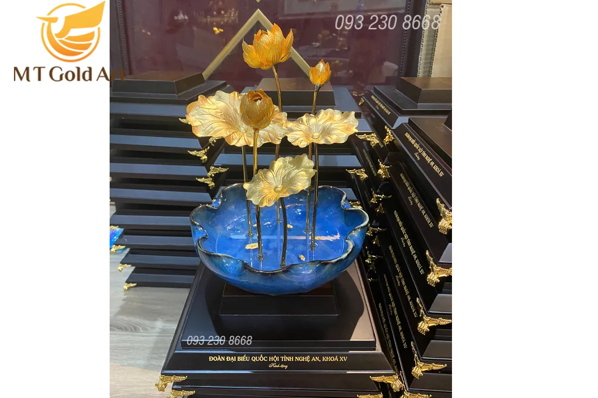 quà tặng đại biểu tham dự hội nghị tỉnh chau hoa sen ma vang qua tang dai hoi