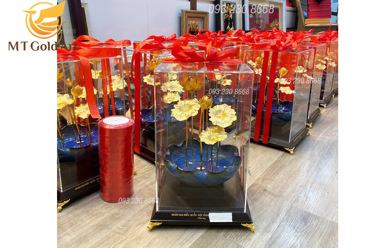 Quà tri ân cán bộ, lãnh đạo ý nghĩa chau hoa sen ma vang qua tri an dai bieu quoc hoi