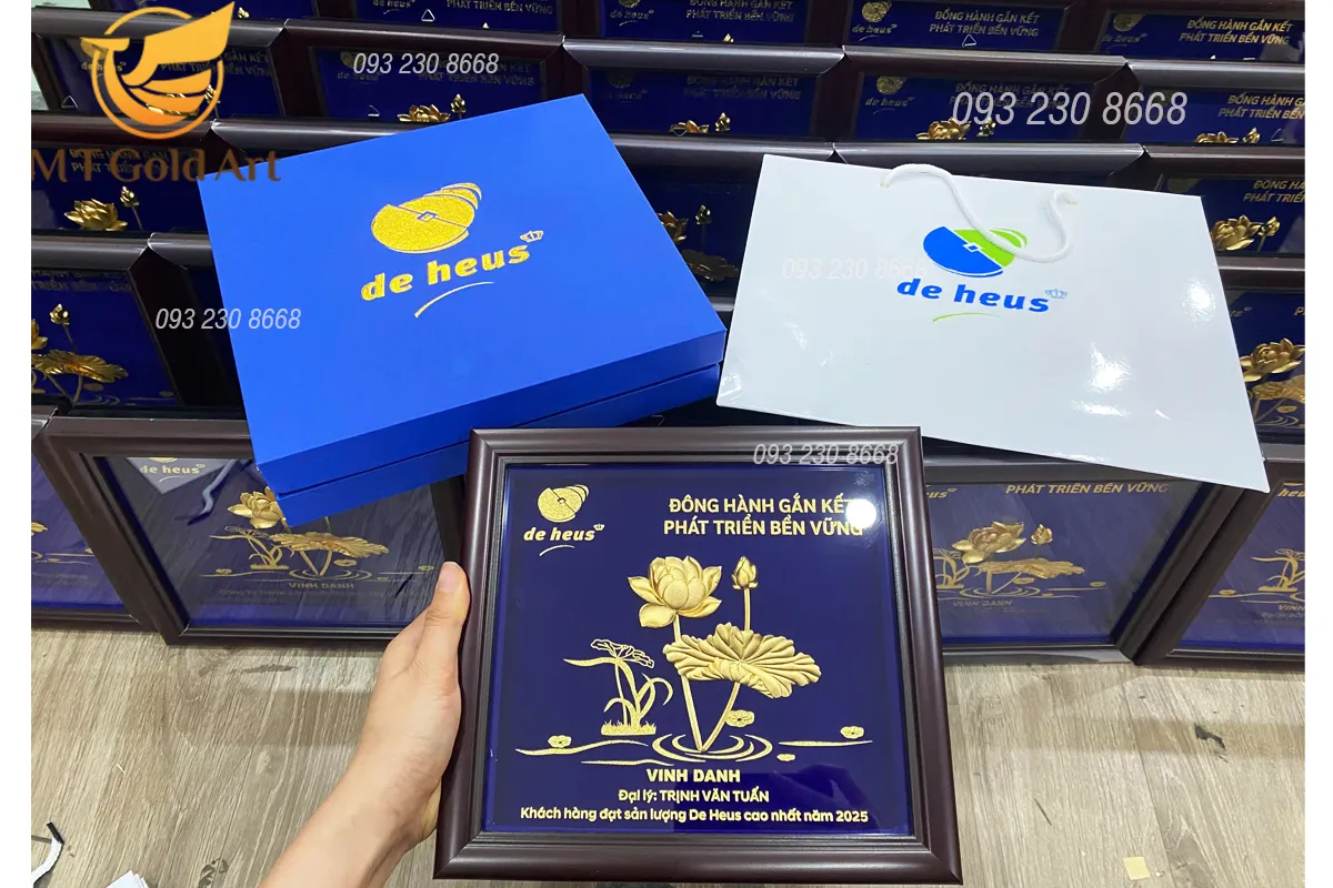 qua tang khach hang tham du hoi nghi